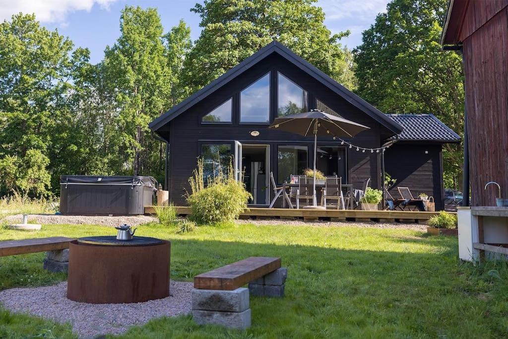 Newly Built With Jacuzzy And Sauna Älmhult