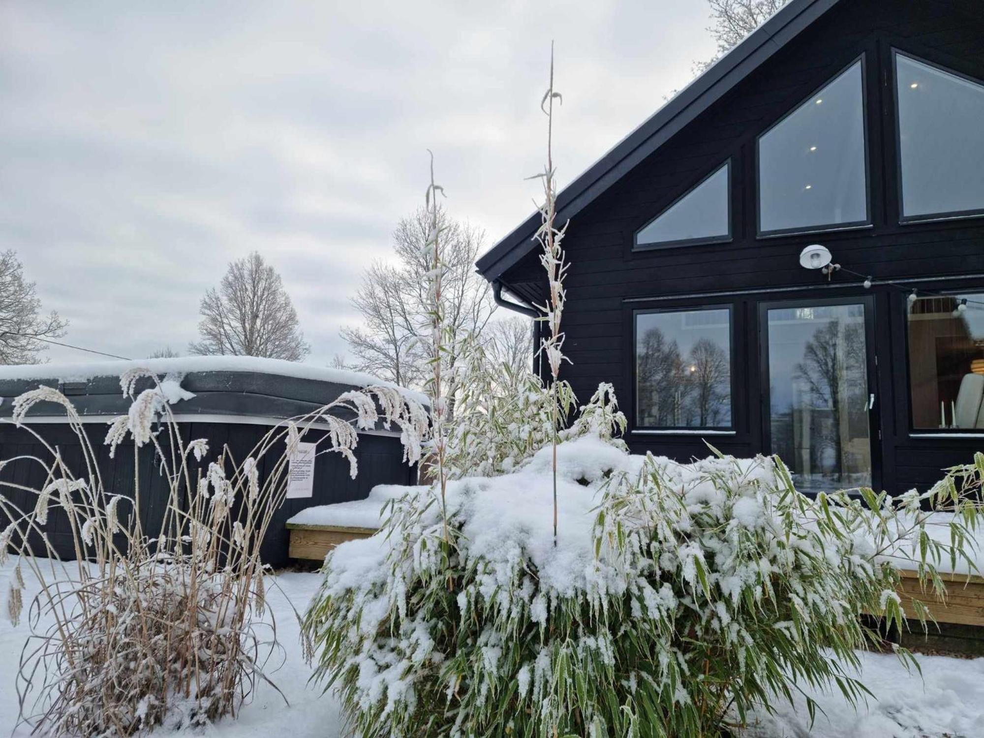Newly Built With Jacuzzy And Sauna Älmhult